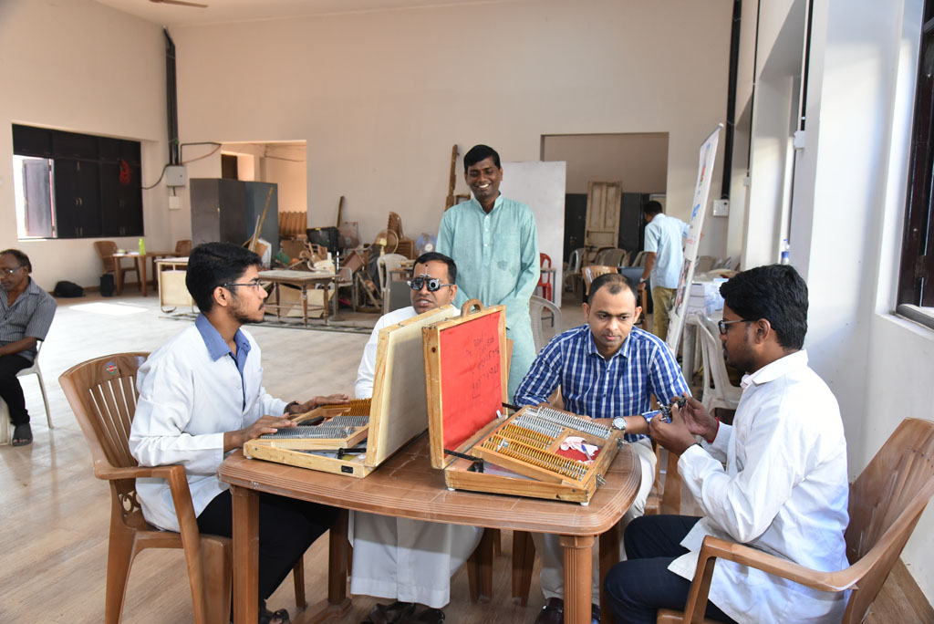 Health Camps - eyes-checkup-3