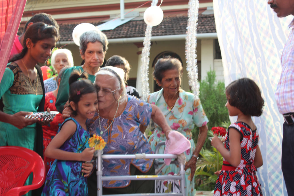 Oldage Home Visit - old-age-home-1