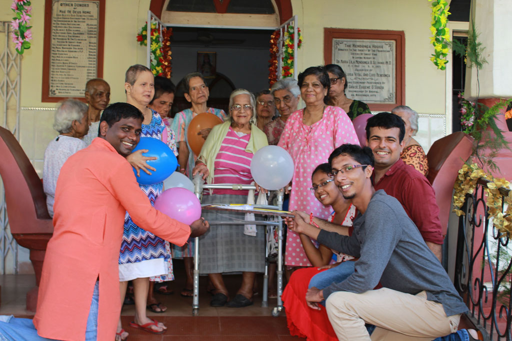 Oldage Home Visit - old-age-home-11