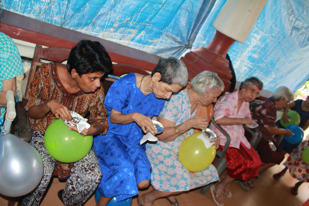 Oldage Home Visit - old-age-home-12